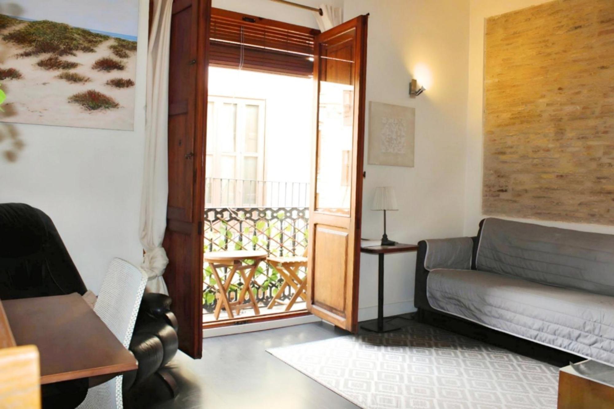 Apartamento Reformado Cerca De La Plaza Redonda Valencia Exterior foto